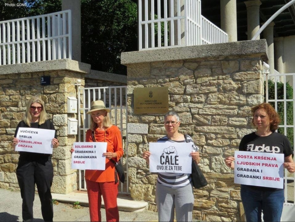 Hrvatice podržavaju nemire