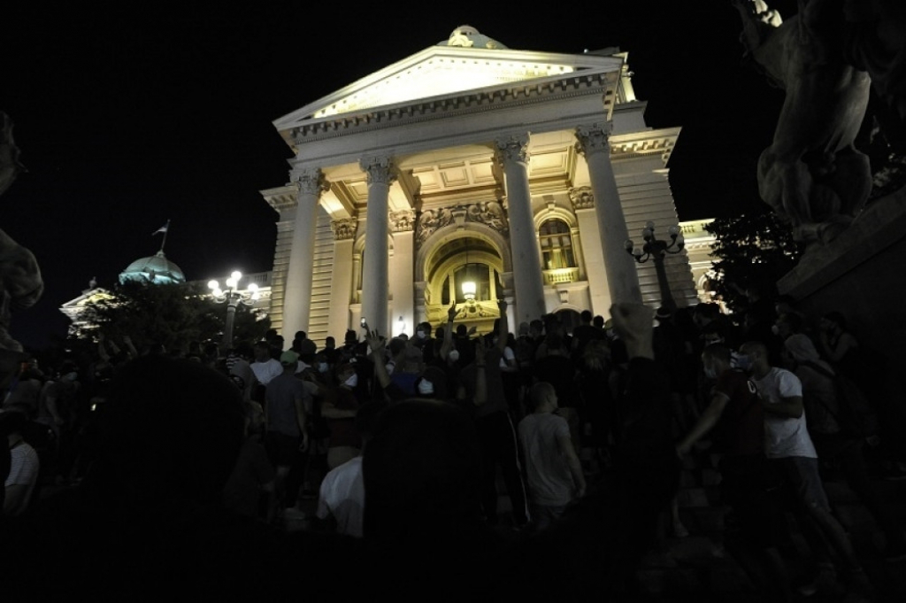 Demonstracije ispred parlamenta