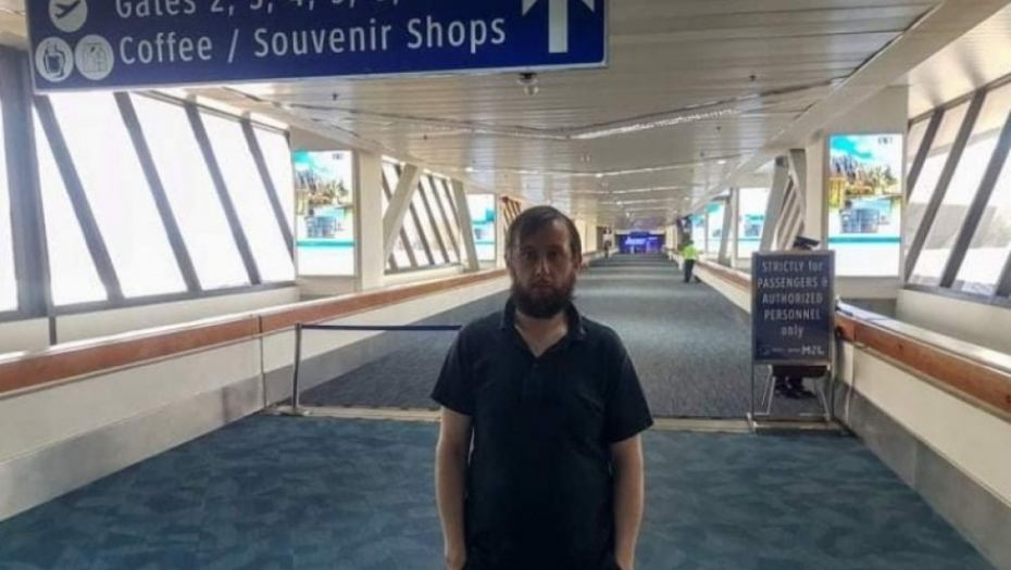 Roman Trofimov, zarobljenik na aerodromu