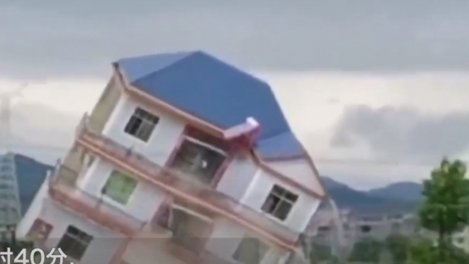 Bujica odnela celu kuću