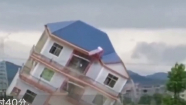 Bujica odnela celu kuću