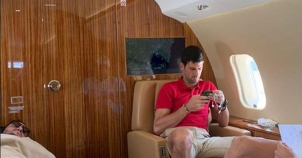 Unutra&scaron;njost aviona u kom putuje Đoković