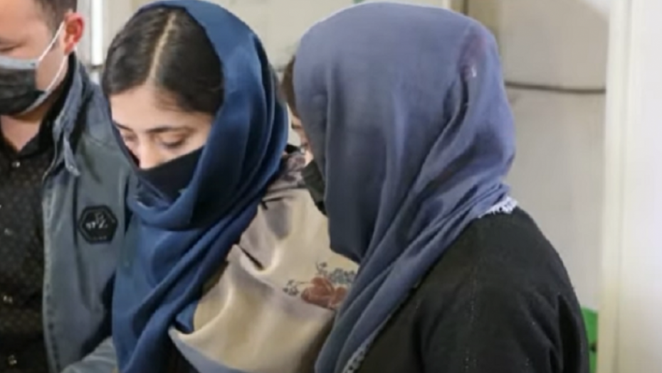 Avganistanske devojčice u borbi protiv korone