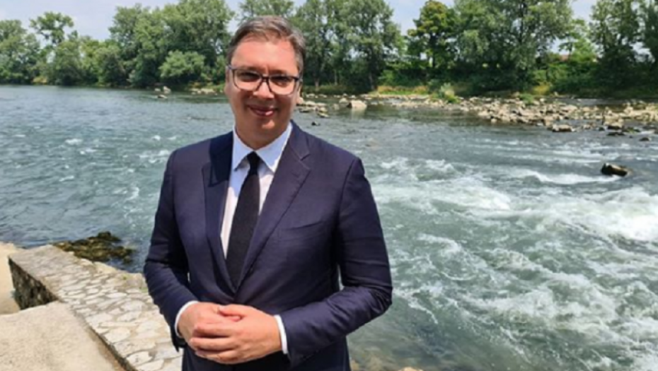 Aleksandar Vučić uslikan pored reke Vrbas