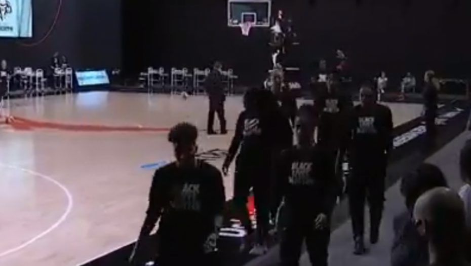 Odlazak iz sale košarkašica u WNBA