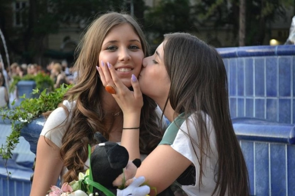 Tijana sa sestrom Saškom