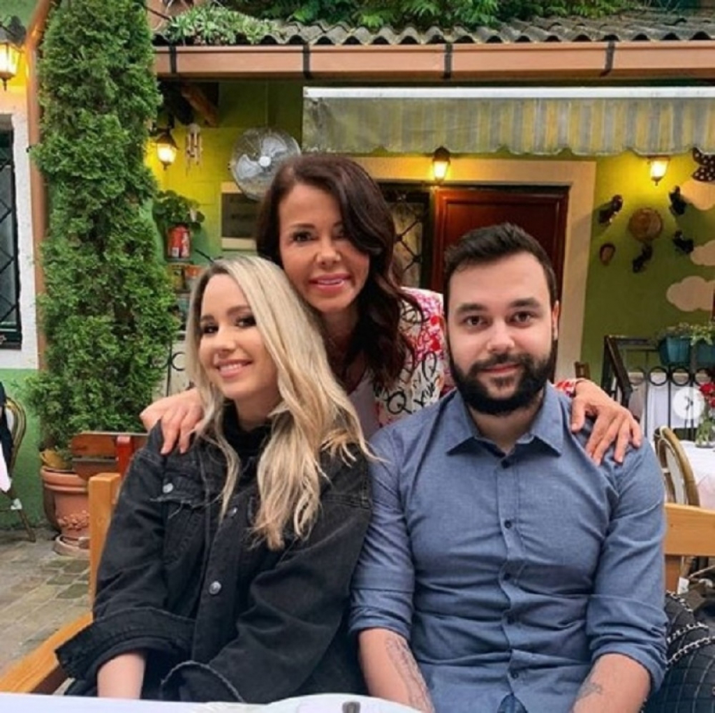 Jelena Bačić Alimpić sa decom