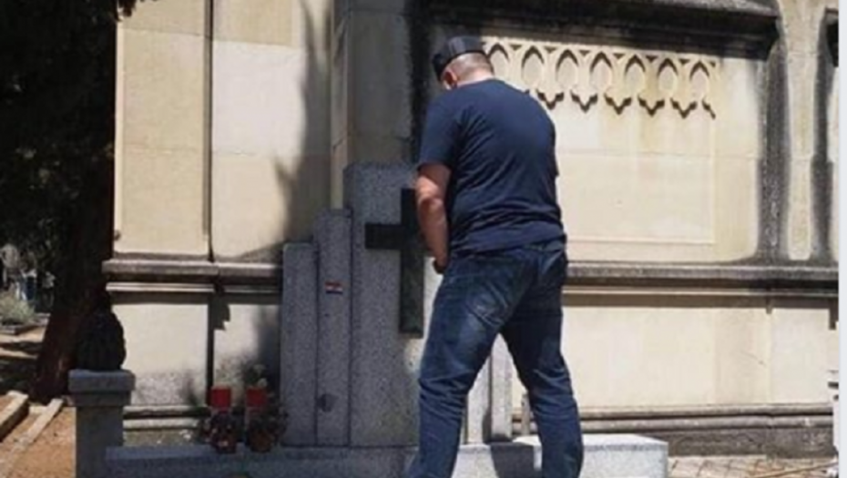 Uriniranje na spomeniku Ante Pavelića