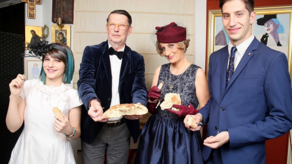 Isidora Bjelica sa porodicom