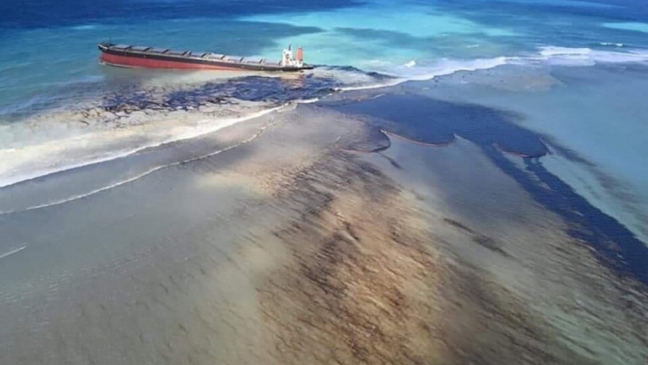 Mauricijus, izlivanje nafte iz tankera
