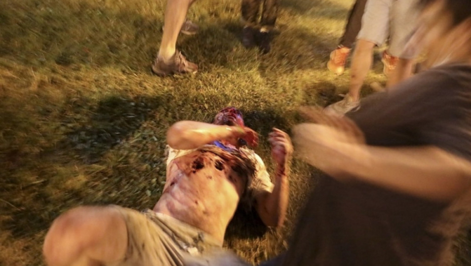 Policija tuče ljude u Minsku