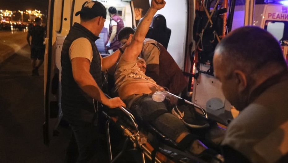 Policija tuče ljude u Minsku