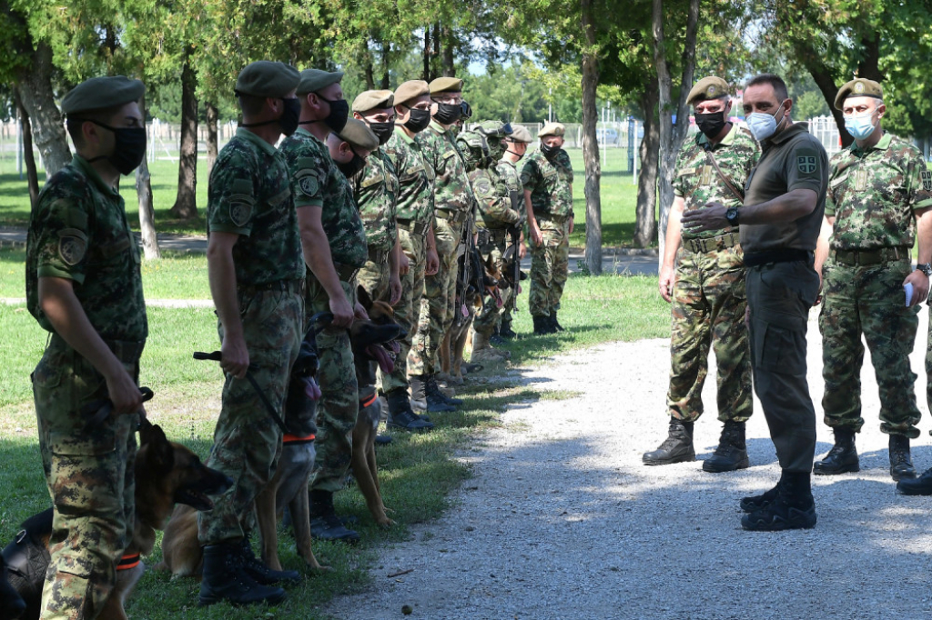 Aleksandar Vulin ; Vojska Srbije
