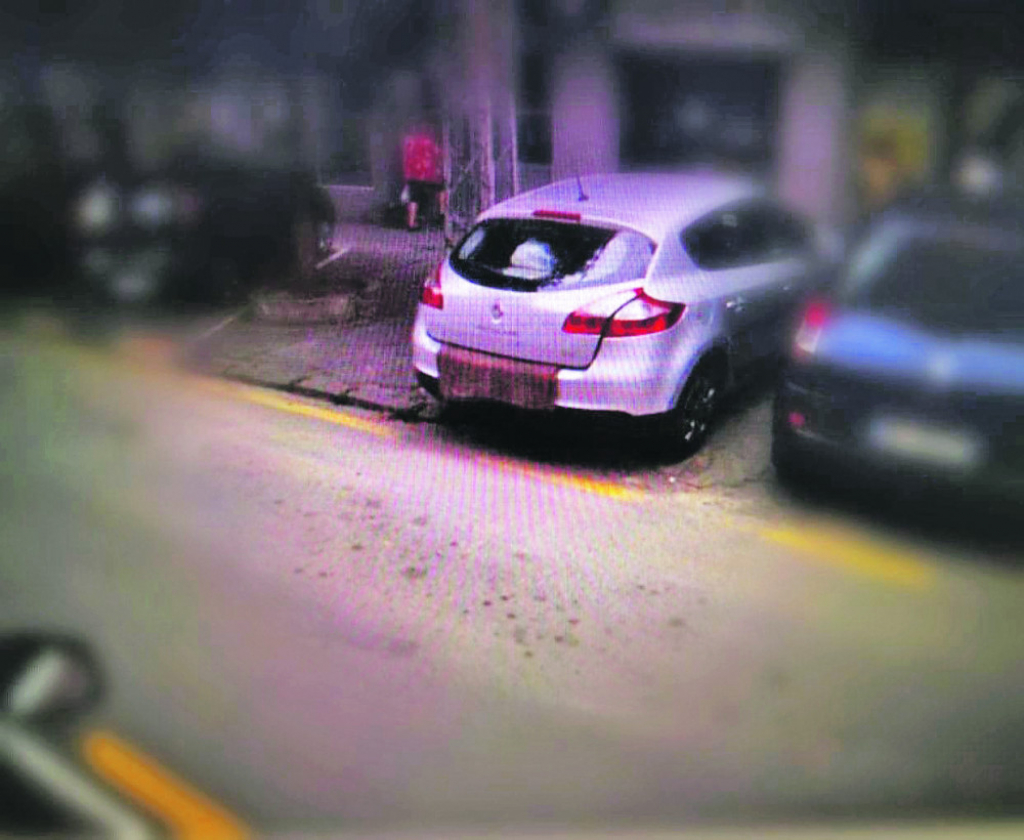 Tablice prekrivaju krpama i prelepljuju trakama