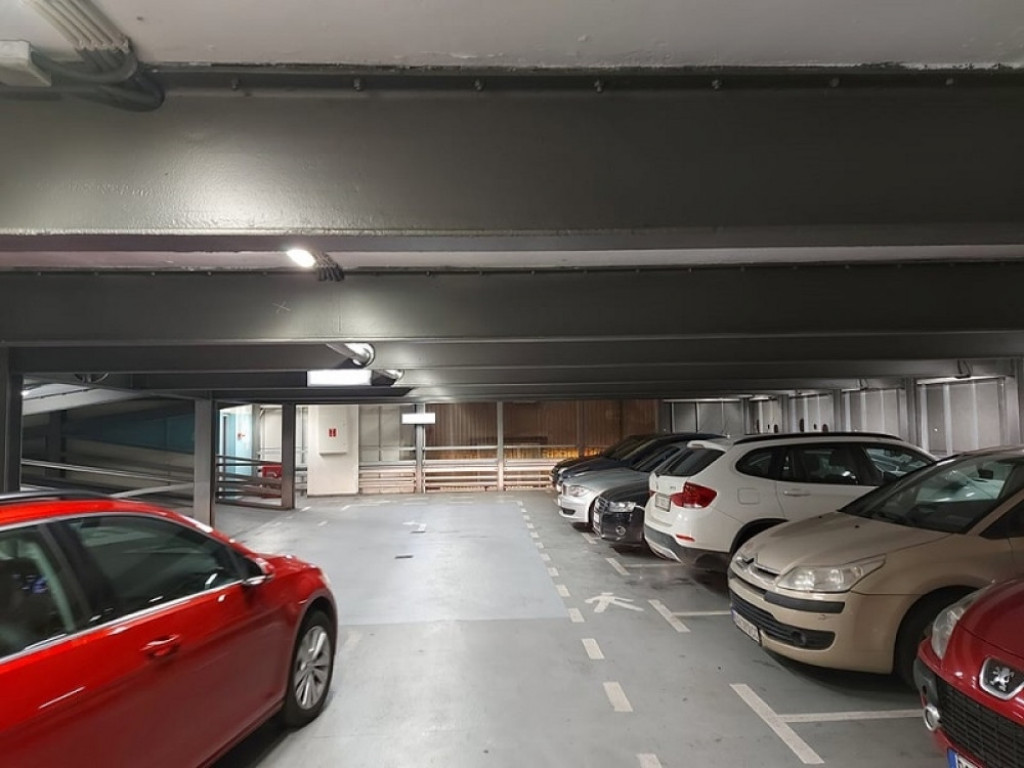 garaža parking 