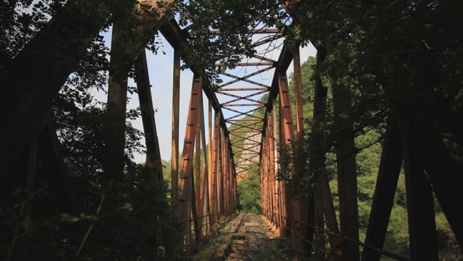 Kađenica pećina, crkva