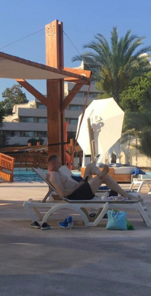 Dragan Đilas uživa na moru