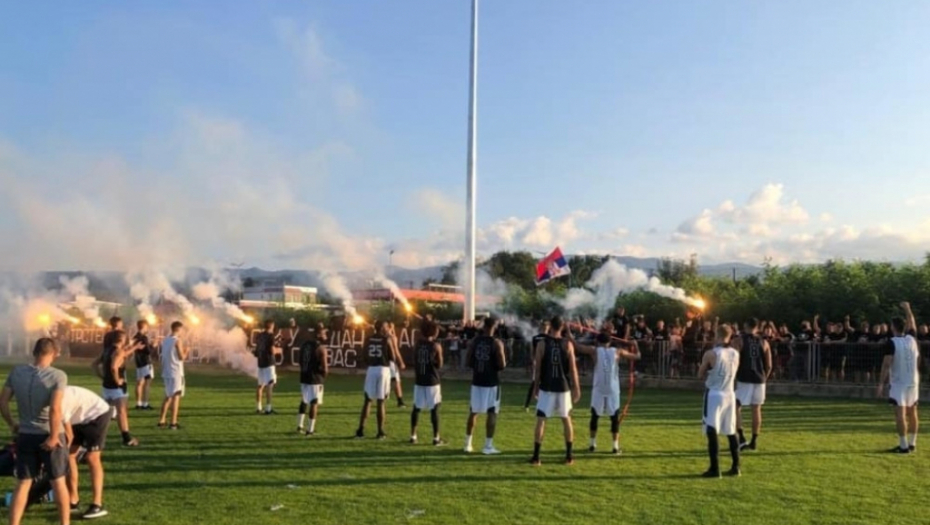 Igrači i navijači Partizana