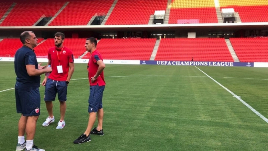 Igrači Zvezde stigli na stadion 