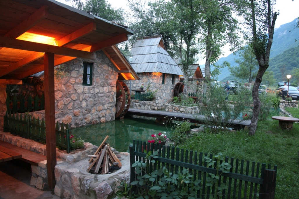 Priroda,selo, etno kuća, 