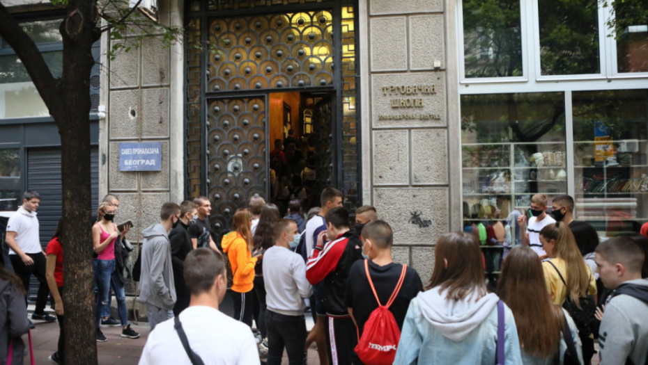 Đaci, škola, prvi septembar