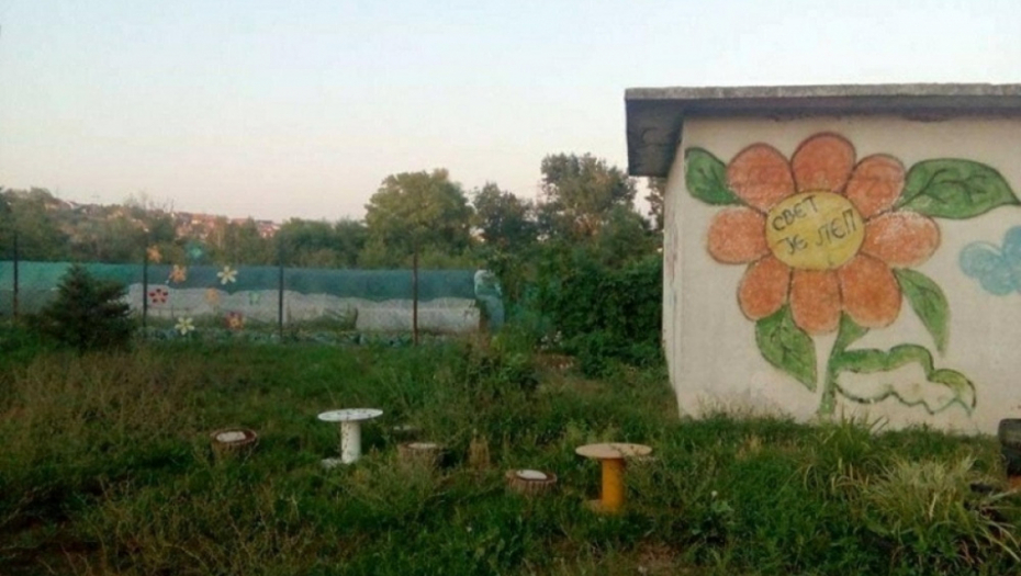 Škola u Leštanima u vreme Đilasove vladavine