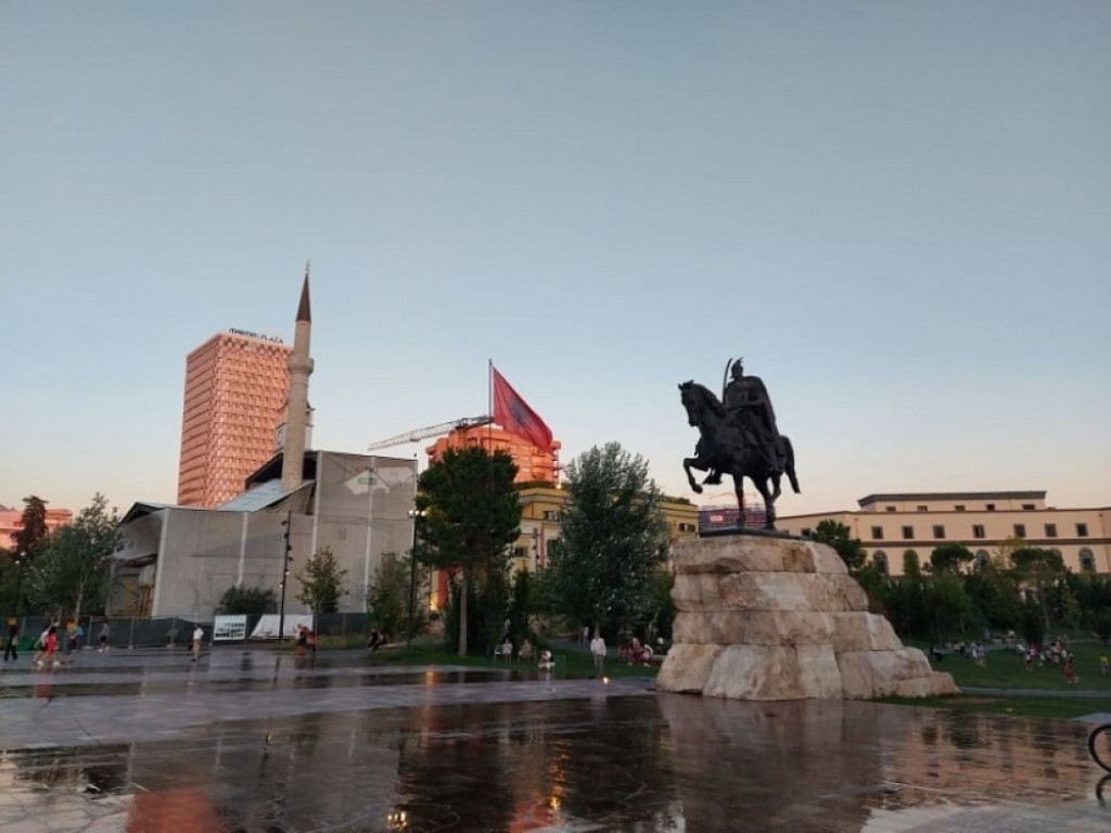 Albanija, Tirana