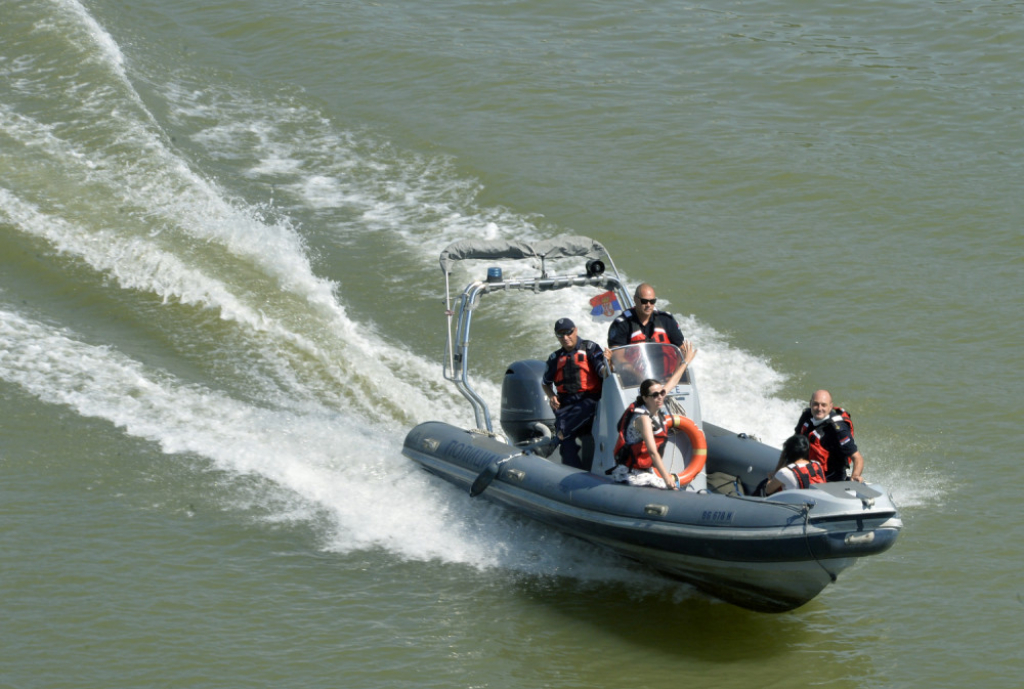 Rećna policija, morska policija