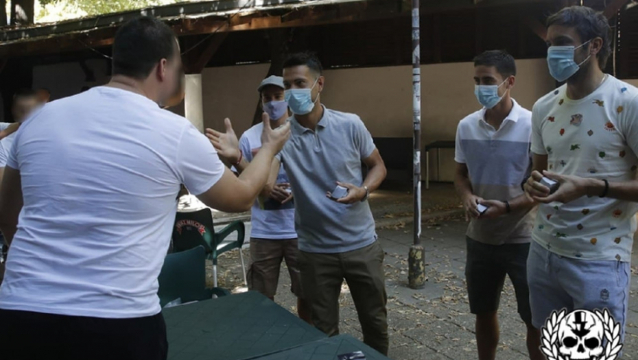 Lola Smiljanić sa navijačima Partizana