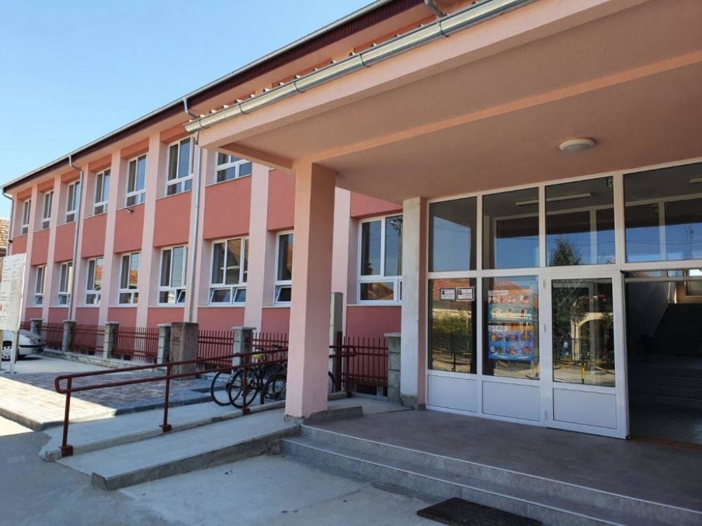 Donacija knjiga, škola