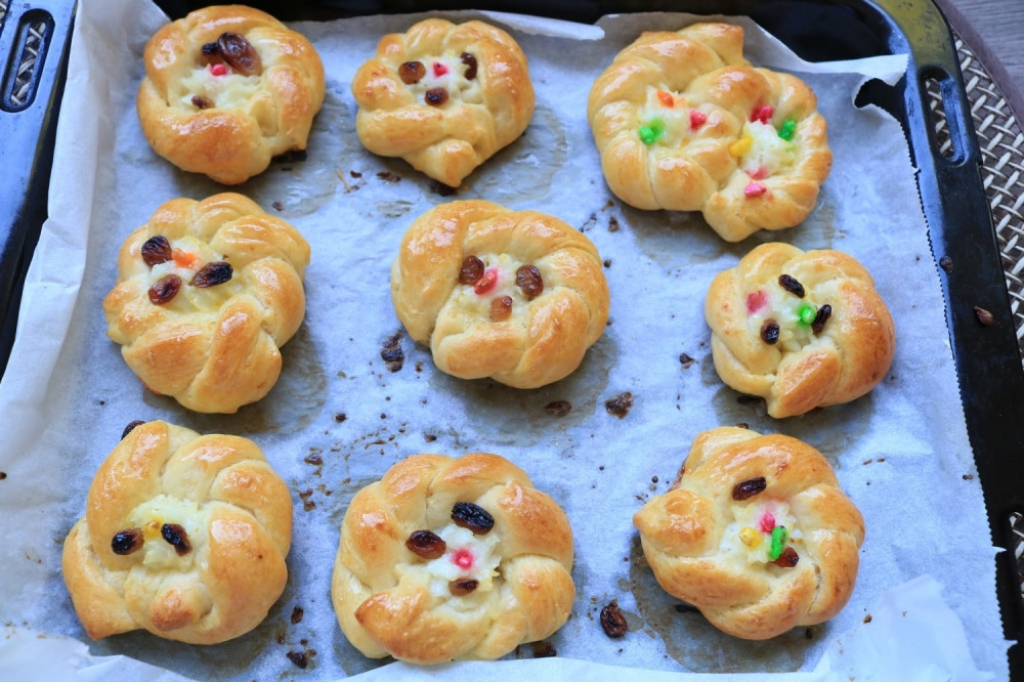 Slatko punjeno pecivo