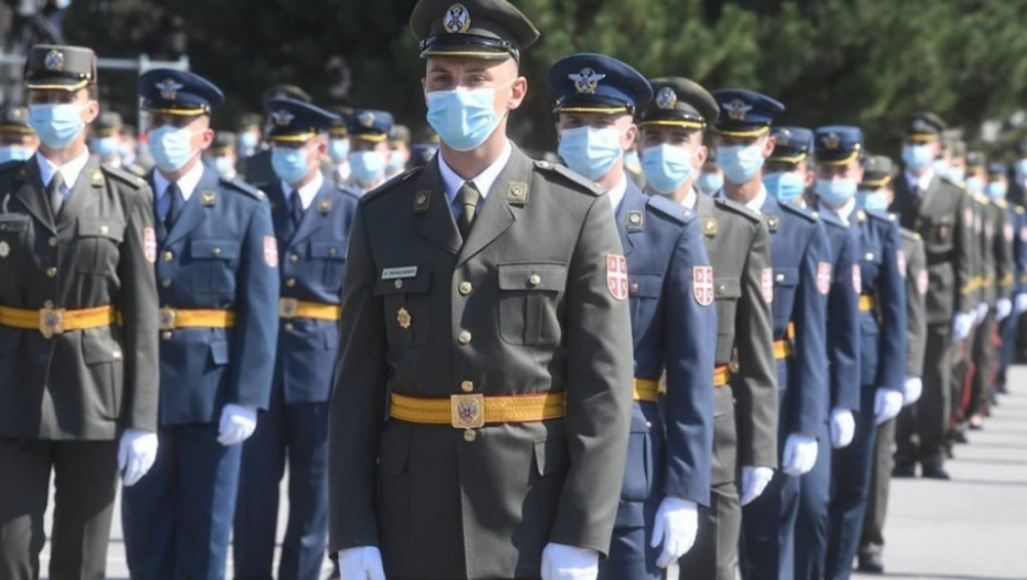 Aleksandar Vučić i vojska