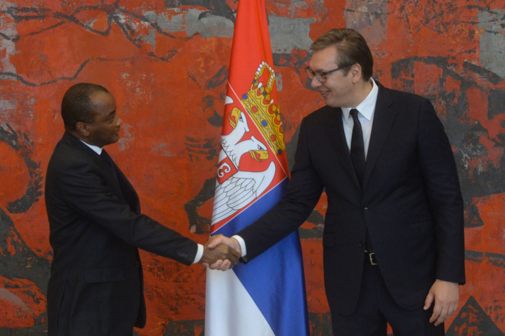 Vučić i ambasador Angole