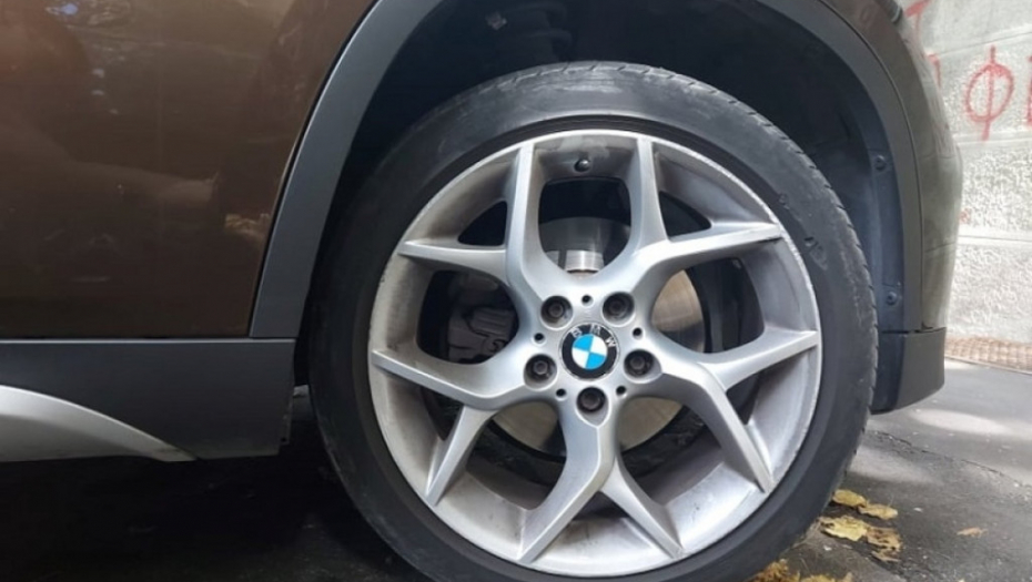 Automobil, točak, guma