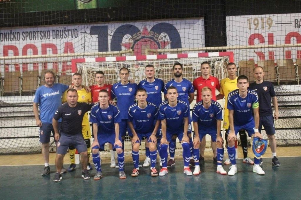 Fudbaleri Ekonomca iz Tuzle doneli pehar, ali i koronavirus