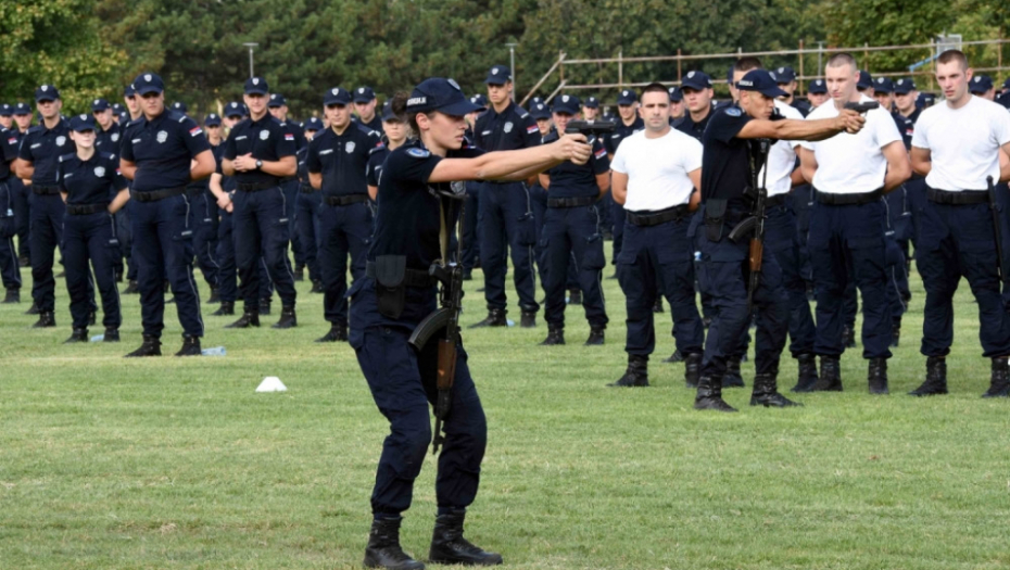 Promocija policajaca na Makišu