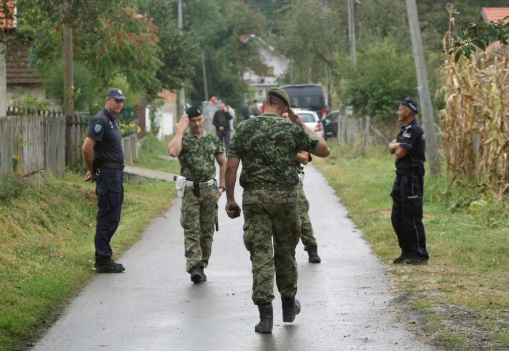 Avion, uviđaj, policija, hitna, vojska