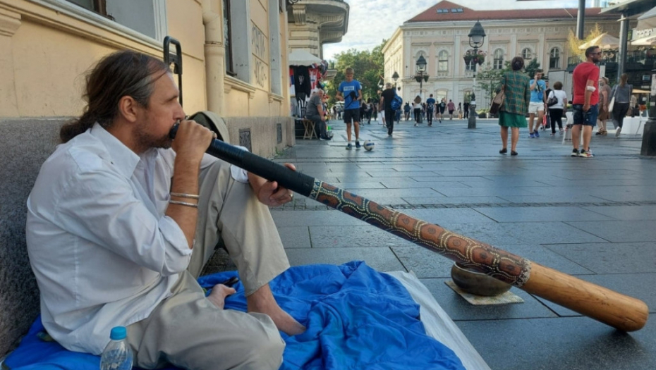 Ulični svirač Dražen