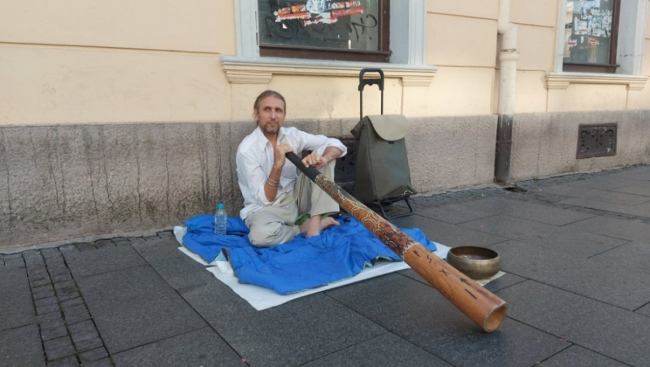 Ulični svirač Dražen