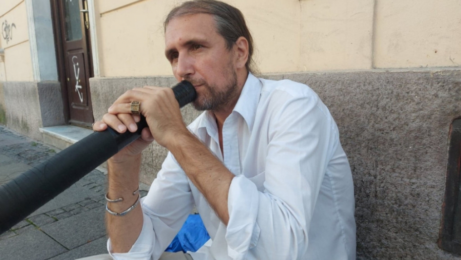 Ulični svirač Dražen