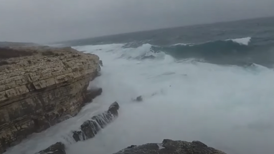 Bura na moru u Hrvatskoj