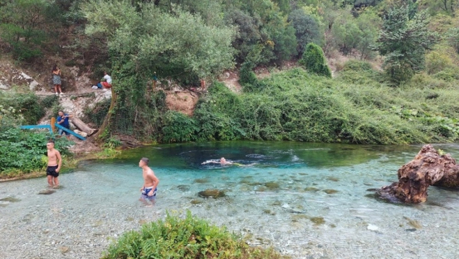 Plavo oko, Albanija