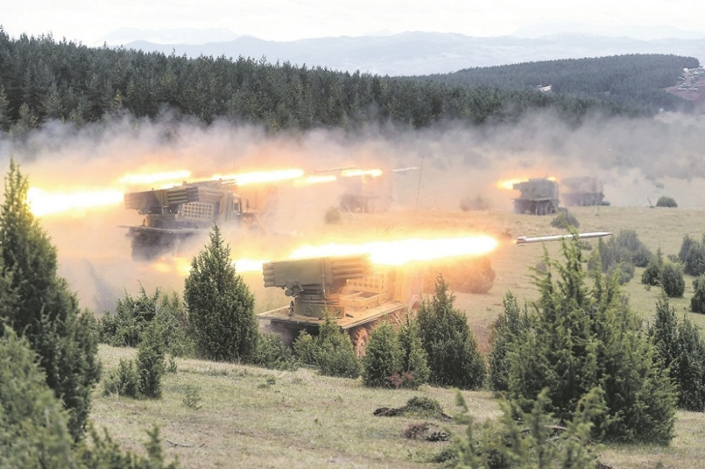 Vojna vežba na Pe&scaron;teru