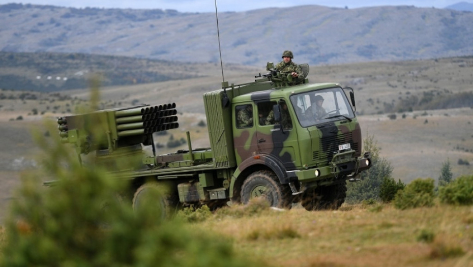 Vojna vežba na Pešteru