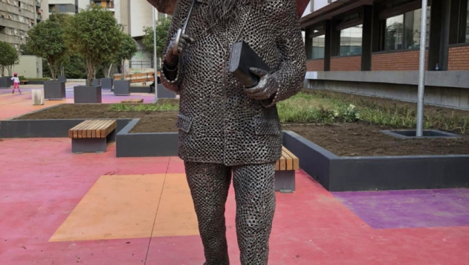 Skulptura Raši Popovu