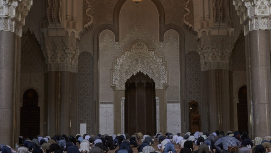 džamija maroko muslimani islam molitva mole se
