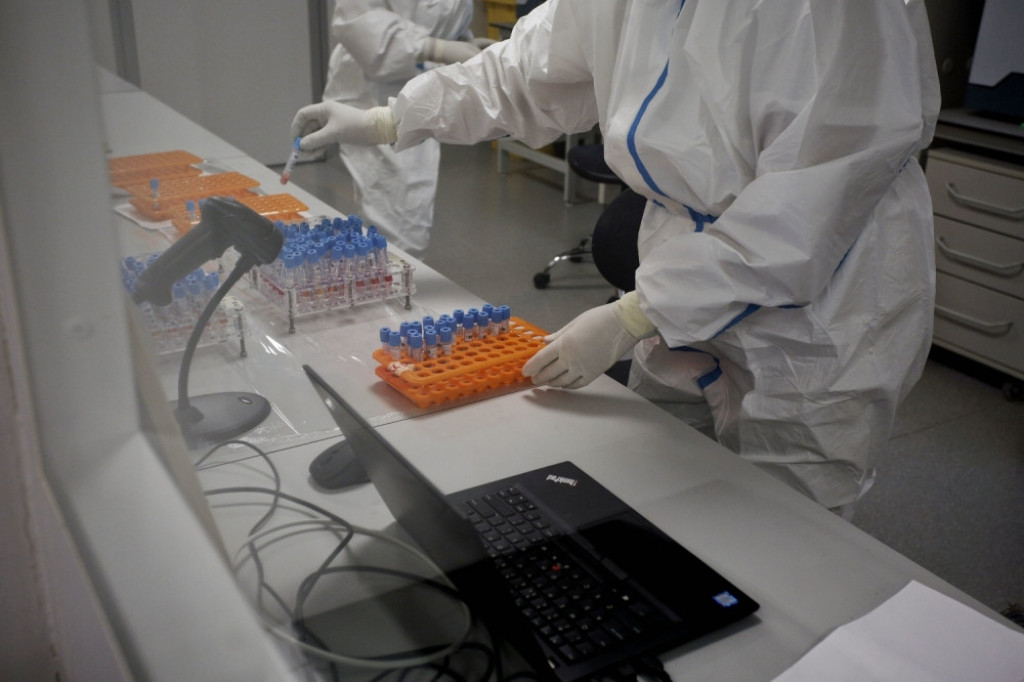 Vatreno oko, korona, test