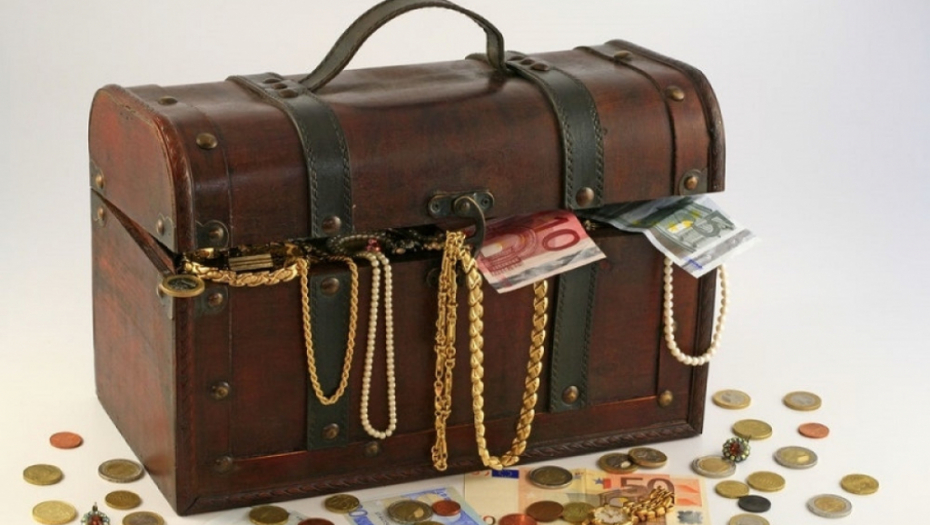 novac, krevet, devojka