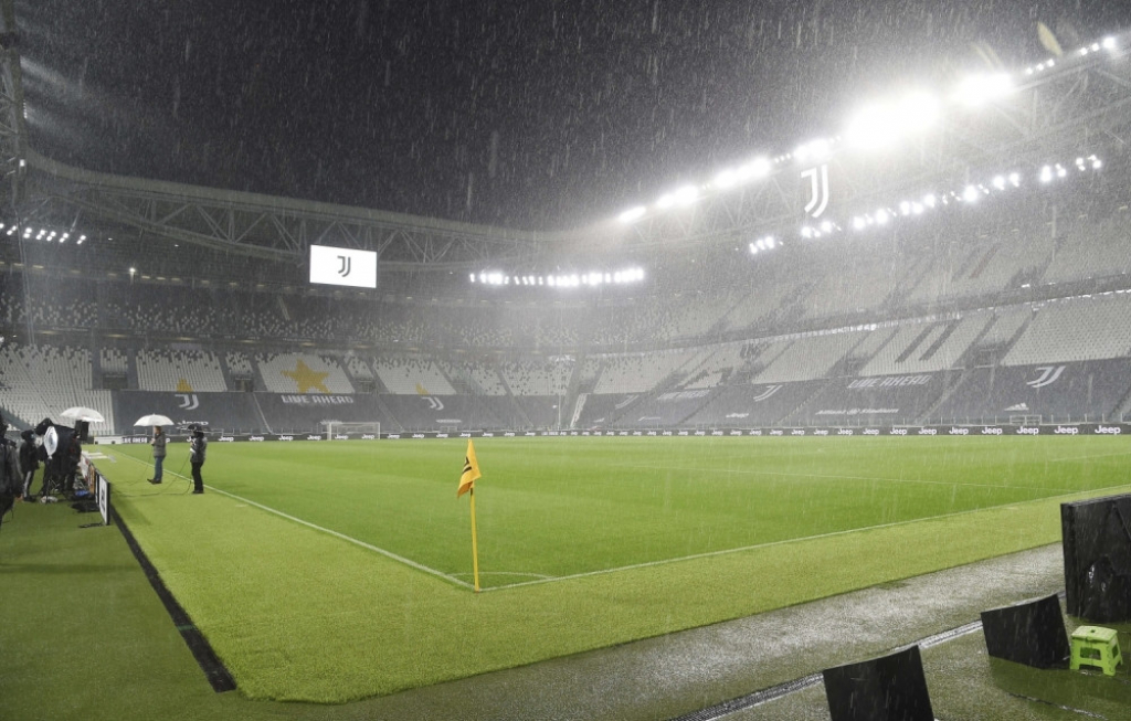 stadion, Italija, kiša