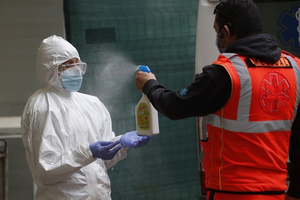 kovir korona za&scaron;tita maske za&scaron;titna odela bolnica